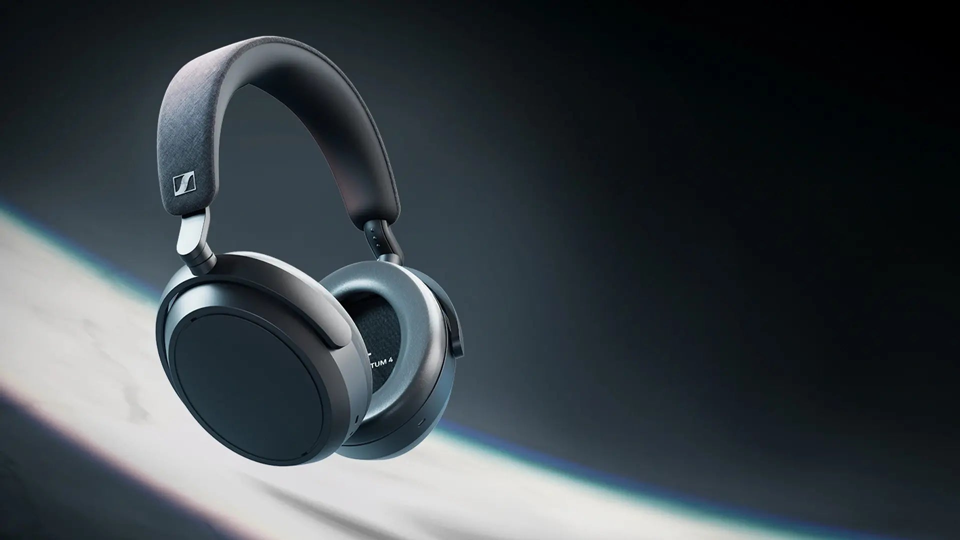 Máy tính để bàn không dây MOMENTUM 4 màu đen